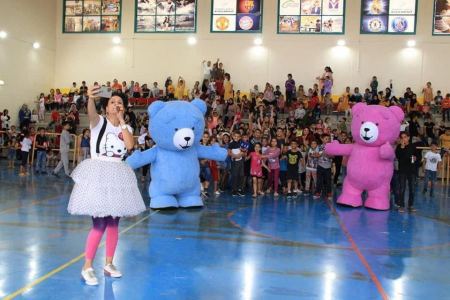 فعاليات ترفيهية تجمع الاف الأطفال من رهط في القاعات الرياضية 